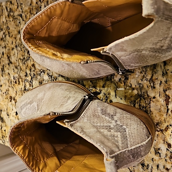 Lucky Brand Ankle Booties - Picture 13 of 13